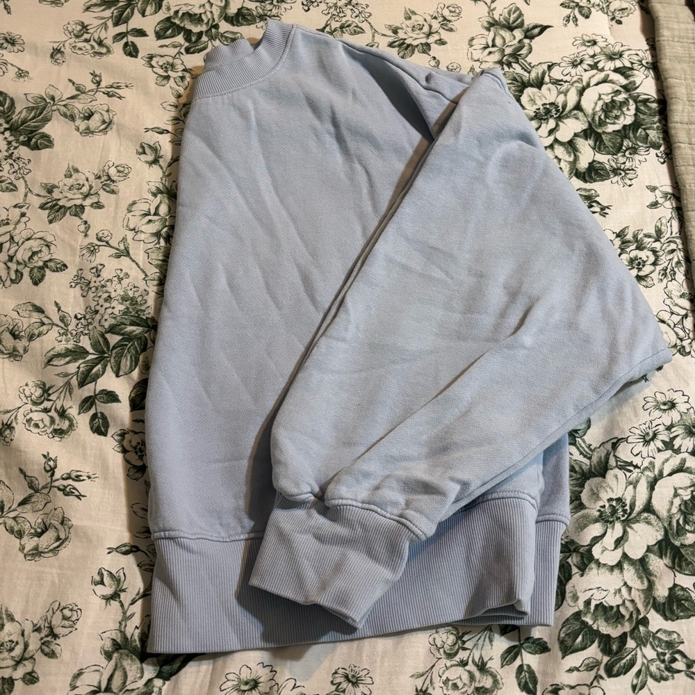 Old Navy Women's Light Blue Sweatshirt